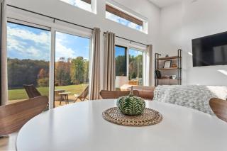 The Mysa - Couples Retreat, Luxe, Sauna, Hot tub - 3