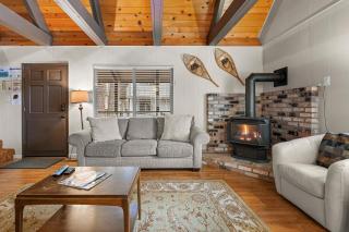 Cozy Cabin home - 4