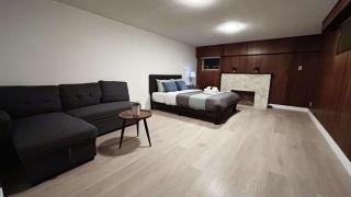 Spacious Private Family Room in Homestay - 6