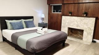 Spacious Private Family Room in Homestay - 3