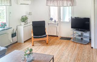 Gorgeous Home In Annerstad - 8