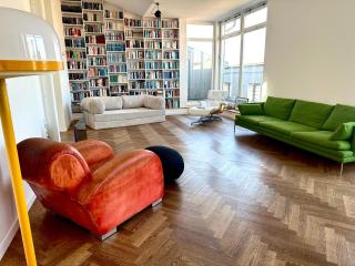 Stylish Designer Rooftop Loft 3 bedrooms 2 bathrooms Finnish Sauna Grand View - 0