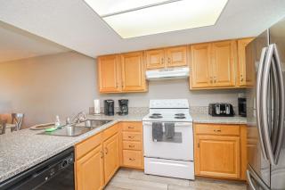 Ocean Village Club P28 - 1