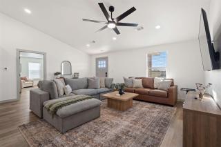 Group Ready! 3BR Home Near WinStar - 9