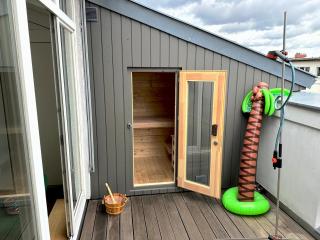 Stylish Designer Rooftop Loft 3 bedrooms 2 bathrooms Finnish Sauna Grand View - 3