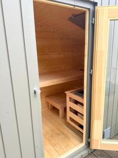 Stylish Designer Rooftop Loft 3 bedrooms 2 bathrooms Finnish Sauna Grand View - 1