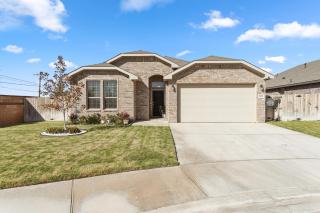 Luxury 3BR House near Airport in Midland TX - 9