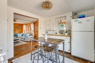 1 Block to Humarock Beach Pet-Friendly Cottage - 9