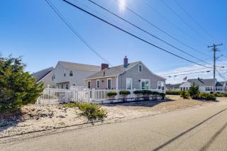 1 Block to Humarock Beach Pet-Friendly Cottage - 8