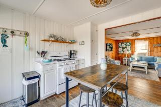 1 Block to Humarock Beach Pet-Friendly Cottage - 4