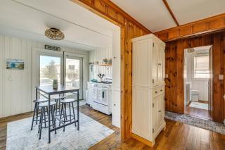 1 Block to Humarock Beach Pet-Friendly Cottage - 5