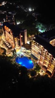 StayFlex by Helios - All Inclusive-Kids Slide - Pool -Individual AC in the rooms - EV station - 6