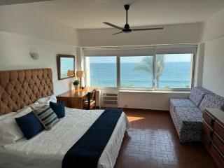 Beachfront apartment with a pool Islas del Sol - 5