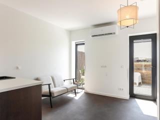 Modern Suite Near Beach - 5