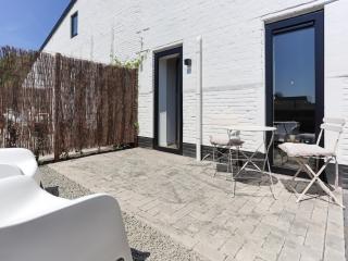 Modern Suite Near Beach - 0