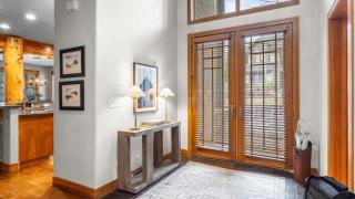 Conifer by AvantStay Secluded Cabin Amongst the Trees w Hot Tub - 3