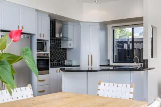 Sunset on Massinger - 60 Massinger Street - 4