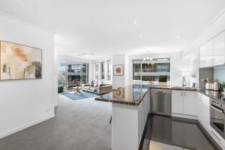 Complete Host Brooklands Apartments - 8