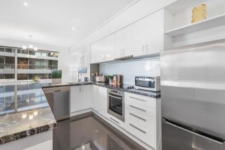 Complete Host Brooklands Apartments - 5