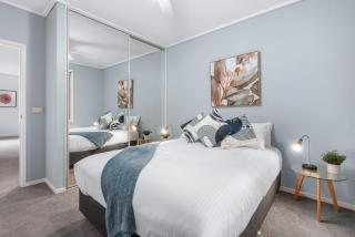 Complete Host Brooklands Apartments - 3