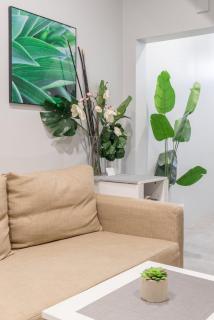 Modern Single Room - AC - 1Min Walk to Central- Close to Darling Harbour Chinatown CBD - Shared Bathroom - 1