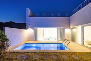 Chuncheon Interstellar Pool Villa - 1