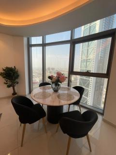 Burj Khalifa & Ocean Views All in One Modern Place - 2