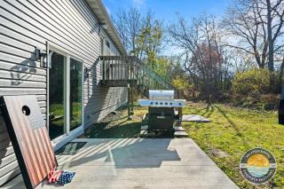 Lake Geneva Family House Pool Table Fireplace and Sleeps 10 - 1