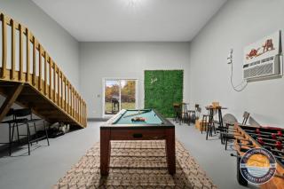 Lake Geneva Family House Pool Table Fireplace and Sleeps 10 - 1