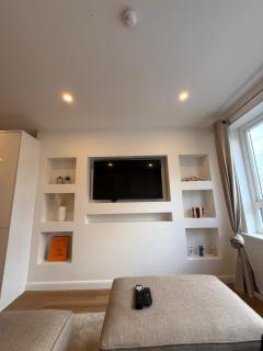 Modern&Stylish city centre apartment with parking - 7