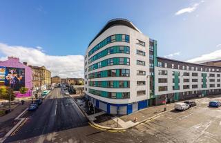 Modern&Stylish city centre apartment with parking - 4