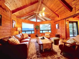 NEW LISTING, Near Yosemite South Gate entrance and town, King bed, Hot Tub, BBQ, Firepit & Mountain Views - 1