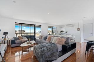 32 Hargreaves-Linen Included-Pets Negotiable-Wi-Fi - 7