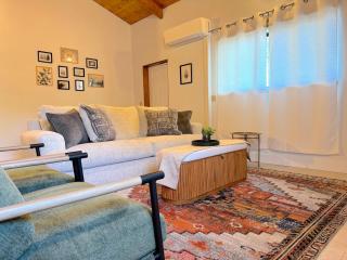 NEW LISTING, Near Yosemite South Gate entrance and town, King bed, Hot Tub, BBQ, Firepit & Mountain Views - 5