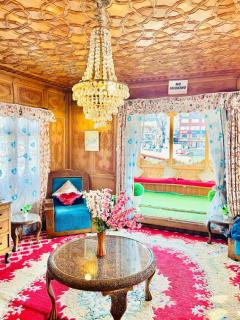 Hunza houseboat - 2
