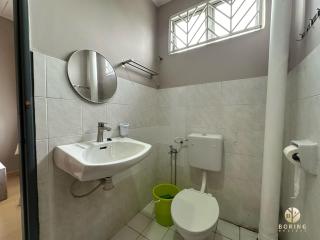 Putra Perdana Puchong Corner Homestay 12-17 pax - 8