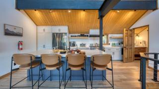 Lake Tahoe Luxury Cabin by AvantStay Lake View - 7