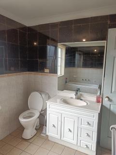 Budget Queen Room - 492 - 4