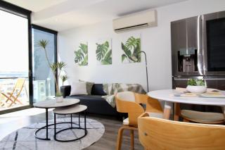 Up High on High Street - Free Parking - 3