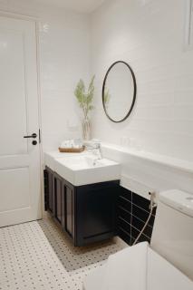 Room 901 Ensuite Bedroom with 1 king bed - 33 sqm - 1