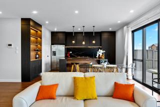 Its a bit country and a bit town - 0