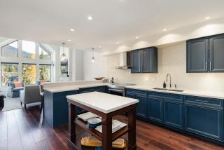 ZenAway - 4BR Luxury Penthouse - Stunning Mtn Views - 4