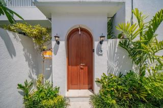 Mordern 3BR Villa in Prime Canggu with Private Pool and walk to Gym and Cafe - 9