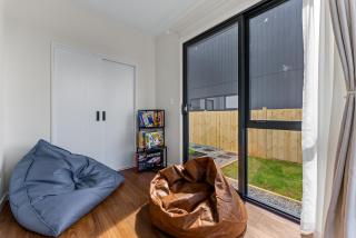 Its a bit country and a bit town - 3