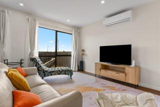 Its a bit country and a bit town - 5