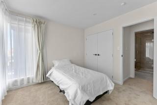 Its a bit country and a bit town - 2