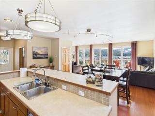 Family Getaway in Juneau, Alaska Unforgettable Ocean and Mountain Views - 6