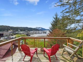 Family Getaway in Juneau, Alaska Unforgettable Ocean and Mountain Views - 1