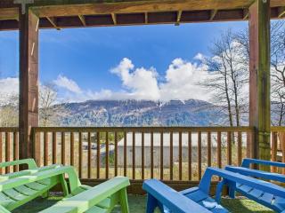 Ocean Views & Huge Deck Walk to Beach & Trails! - 0