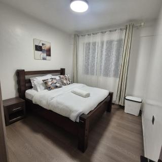 Modern, Spacious And Stylish 1 Bedroom Apartment With Resturant, Wi-Fi, Balcony, City Views & Workspace in Nairobi - 4